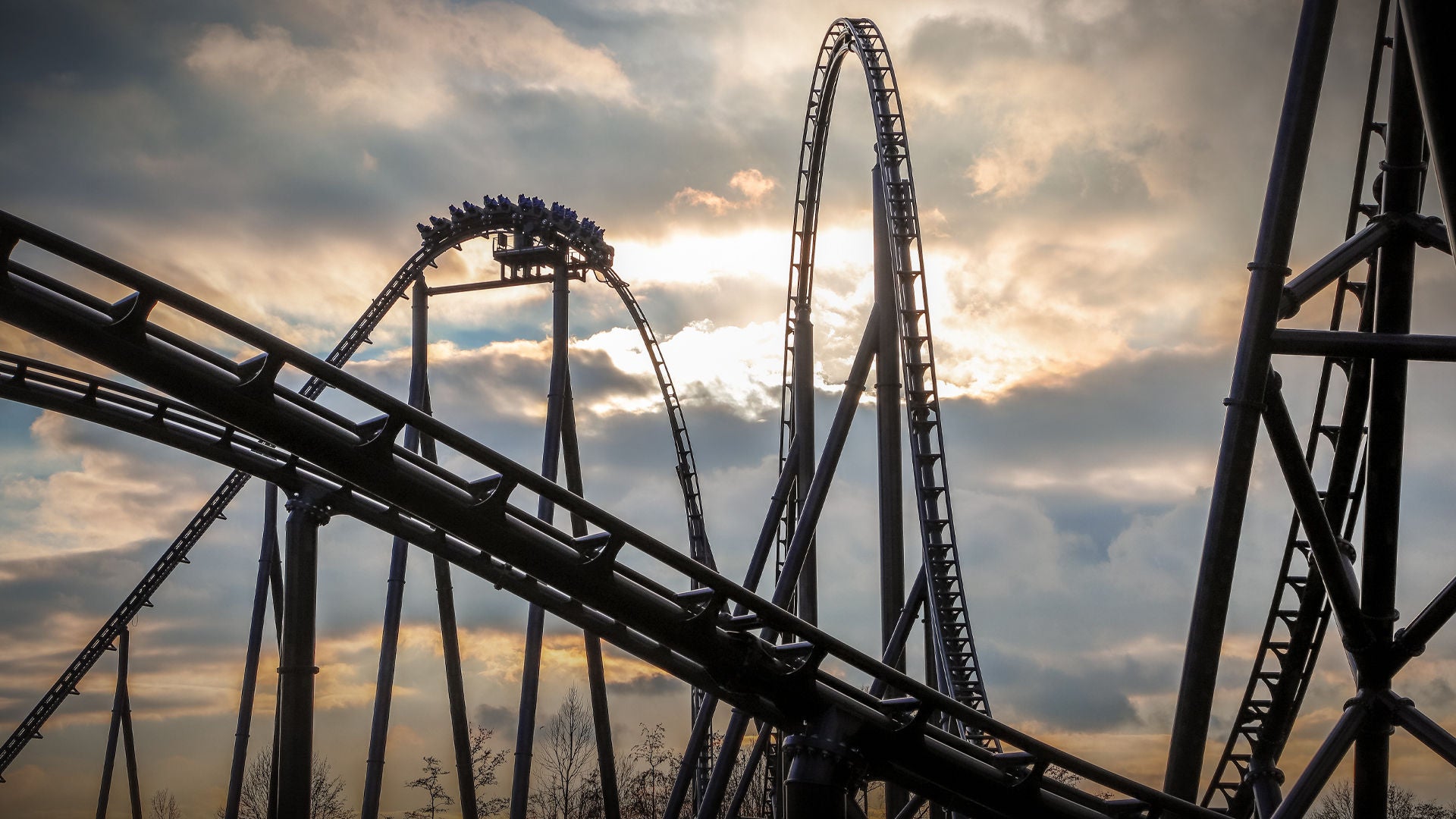 Kondaa, attraction de Walibi Belgium, en fin de journée